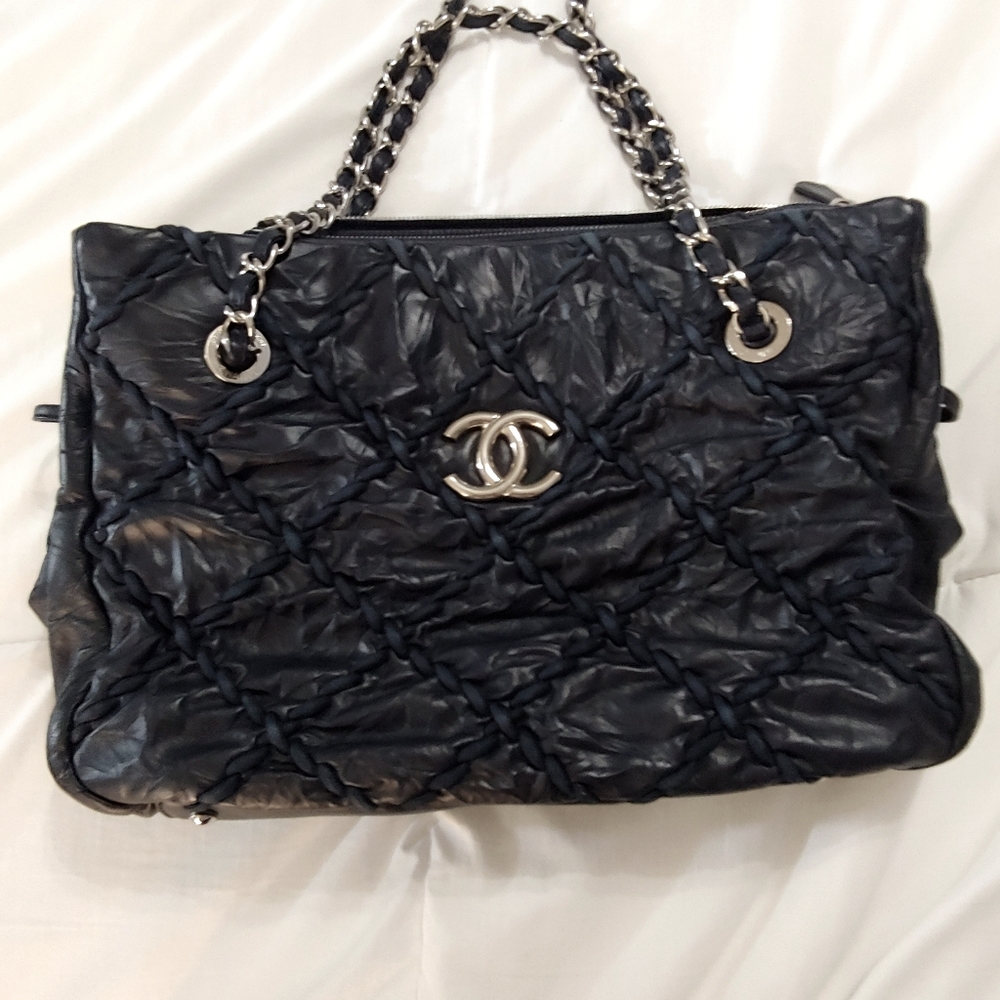 **TRADE**Chanel Ultra Stitch Quilted Calfskin Tote